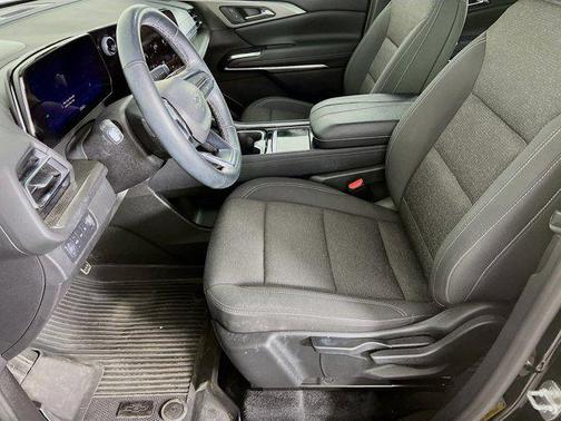 2024 Chevrolet Traverse LS