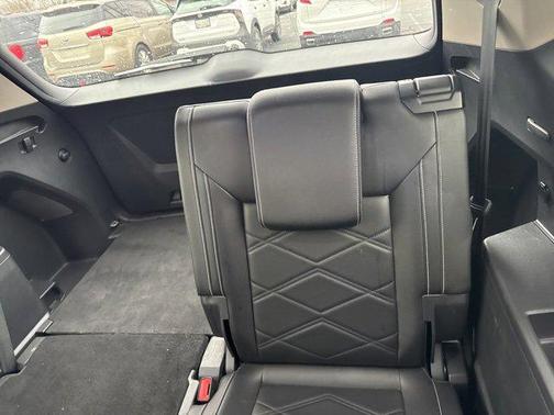 2025 Volkswagen Atlas 2.0T SE w/Technology 4MOTION