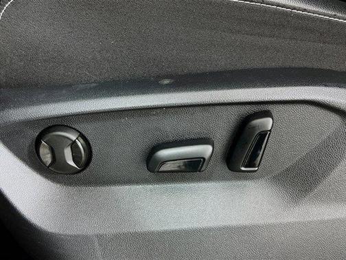 2025 Volkswagen Atlas 2.0T SE w/Technology 4MOTION