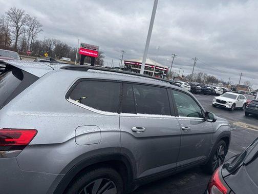 2025 Volkswagen Atlas 2.0T SE w/Technology 4MOTION