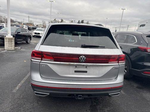2025 Volkswagen Atlas 2.0T SE w/Technology 4MOTION