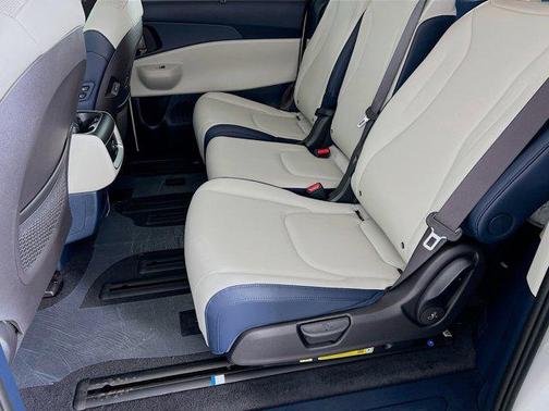 2025 Kia Carnival Hybrid EX