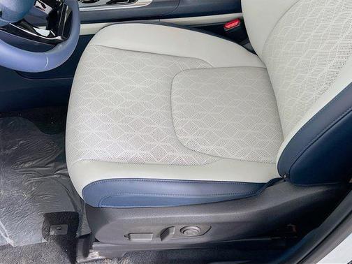 2025 Kia Carnival Hybrid EX
