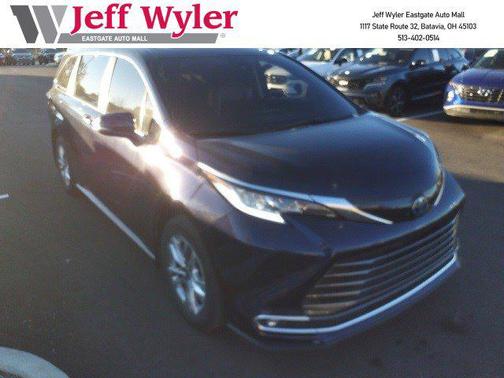 2023 Toyota Sienna Limited