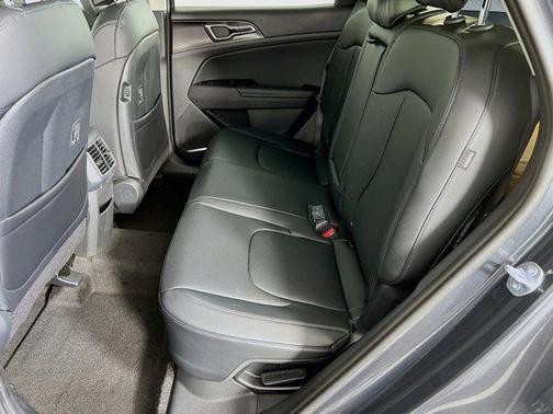 2025 Kia Sportage Hybrid EX