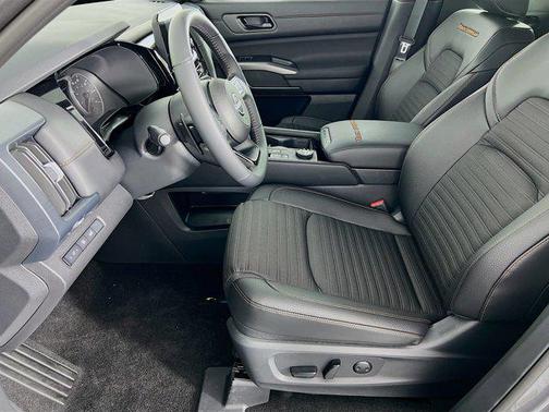 2025 Nissan Pathfinder Rock Creek 4WD