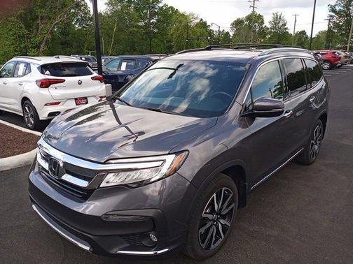 2022 Honda Pilot Touring 8-Passenger
