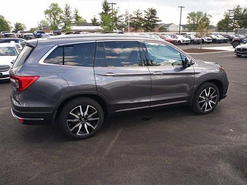 2022 Honda Pilot Touring 8-Passenger