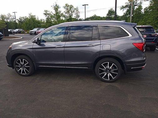 2022 Honda Pilot Touring 8-Passenger