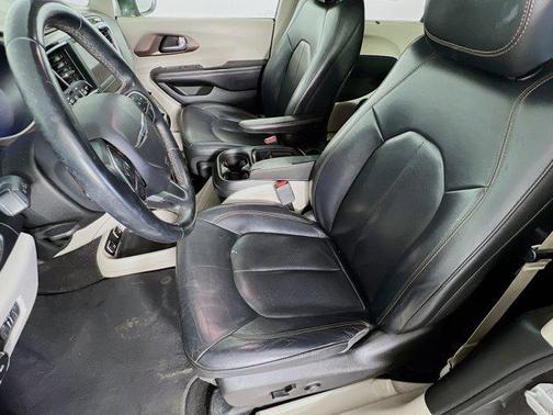 2018 Chrysler Pacifica Touring-L