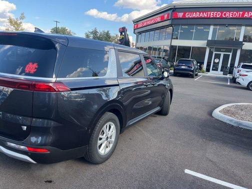 2022 Kia Carnival LXS