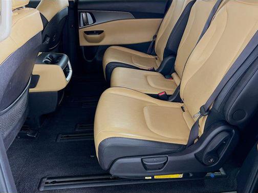 2022 Kia Carnival LXS