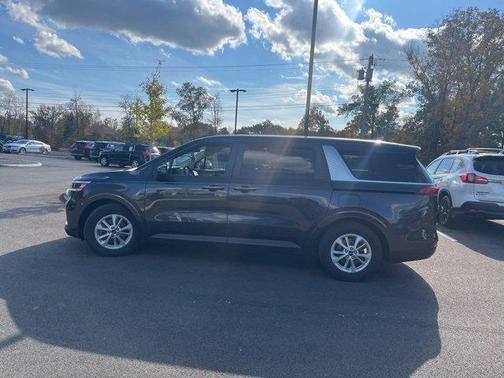 2022 Kia Carnival LXS