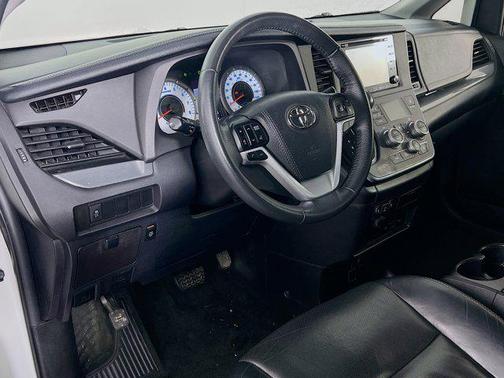 2018 Toyota Sienna L