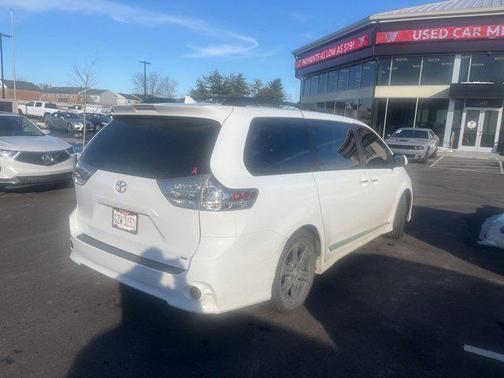 2018 Toyota Sienna L