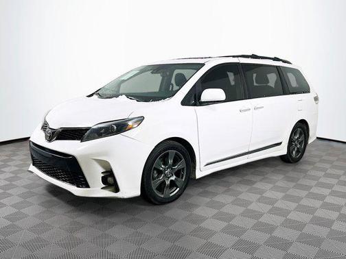 2018 Toyota Sienna L