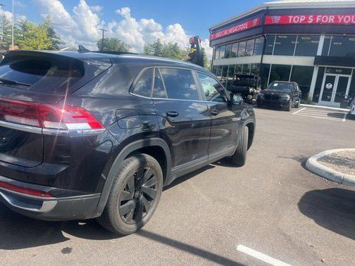 2024 Volkswagen Atlas Cross Sport 2.0T SE w/Technology