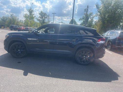 2024 Volkswagen Atlas Cross Sport 2.0T SE w/Technology