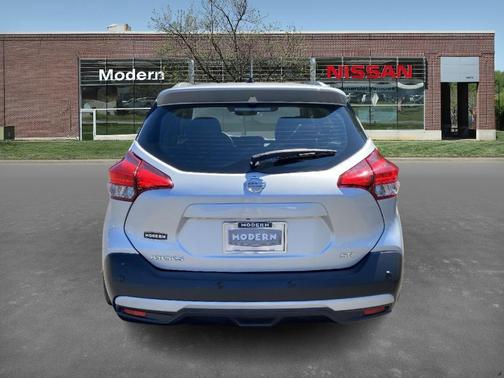 2020 Nissan Kicks SR
