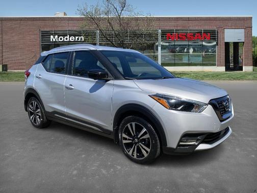 2020 Nissan Kicks SR