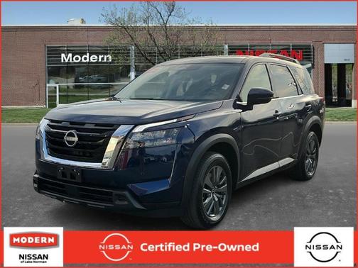 2024 Nissan Pathfinder SV