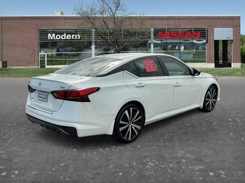 2022 Nissan Altima 2.5 SR