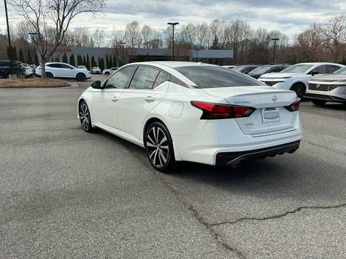 2022 Nissan Altima 2.5 SR