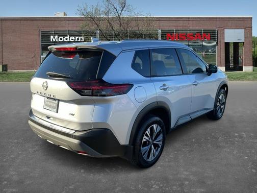 2022 Nissan Rogue SV