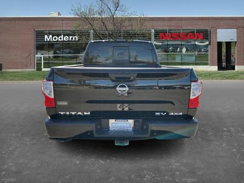 2024 Nissan Titan SV