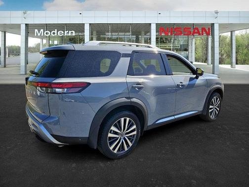 2022 Nissan Pathfinder Platinum