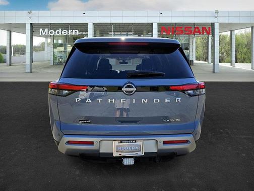 2022 Nissan Pathfinder Platinum