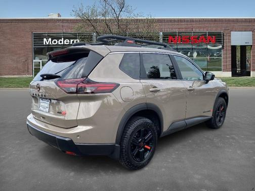2025 Nissan Rogue CREEK