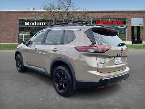 2025 Nissan Rogue CREEK