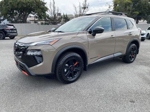 2025 Nissan Rogue CREEK