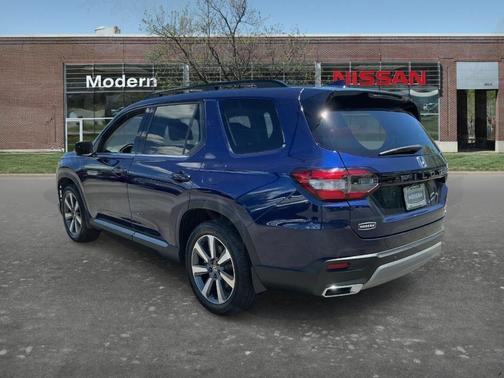 Blue 2023 Honda Pilot Touring