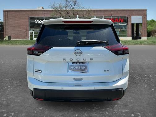 Everest White P 2024 Nissan Rogue SV