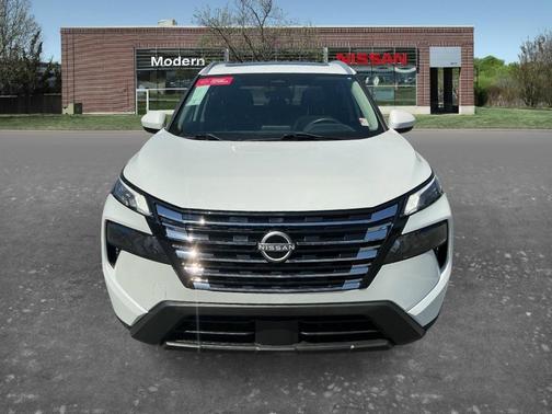 Everest White P 2024 Nissan Rogue SV