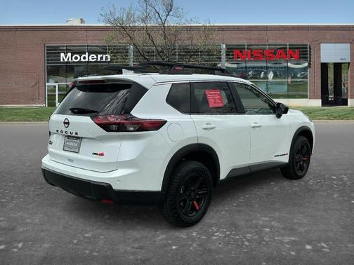 2025 Nissan Rogue CREEK