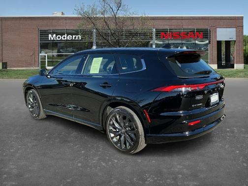 2025 Toyota Crown Signia LIMITED