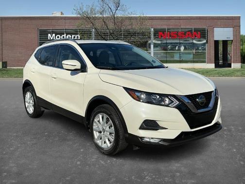 2022 Nissan Rogue Sport SV