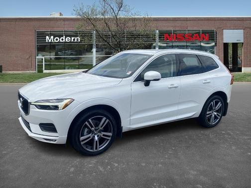 2021 Volvo XC60 T5 Momentum