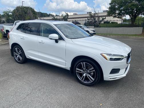 2021 Volvo XC60 T5 Momentum