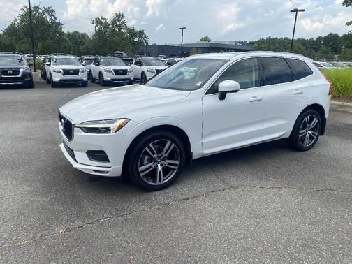 2021 Volvo XC60 T5 Momentum