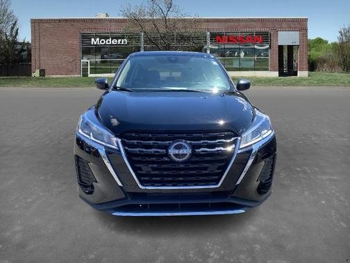 2023 Nissan Kicks S