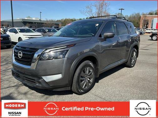 2025 Nissan Pathfinder SV