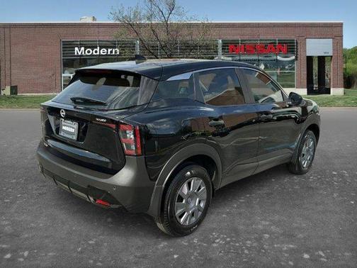 Super Black 2025 Nissan Kicks S