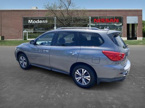 2020 Nissan Pathfinder SV