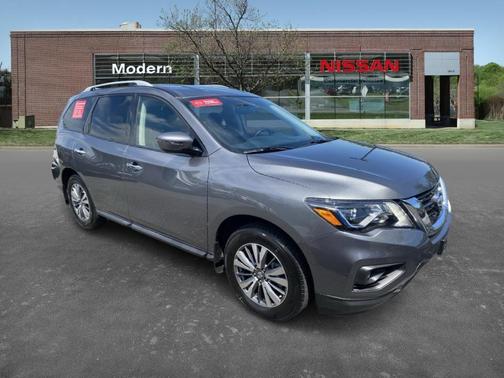 2020 Nissan Pathfinder SV