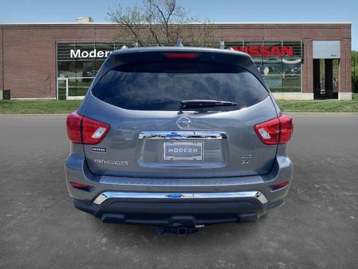 2020 Nissan Pathfinder SV