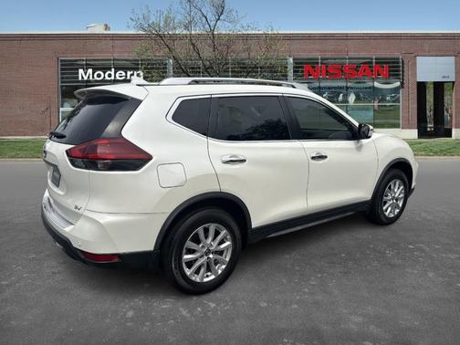 2020 Nissan Rogue SV